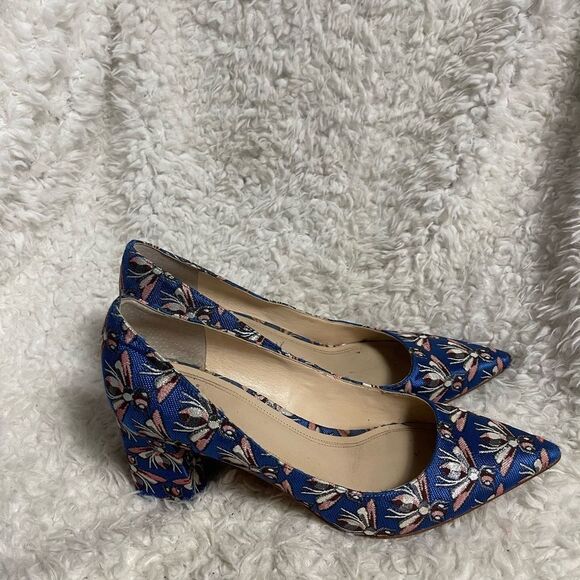 Marc Fisher brocade fabric royal blue   colorful flies print block heels SZ10M - Picture 1 of 11